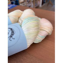 100% Pure Mulberry Silk - In the shade of palmtrees