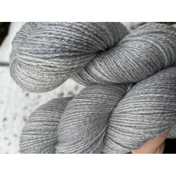 Shimmer Merino SW - Sparkling Icicle