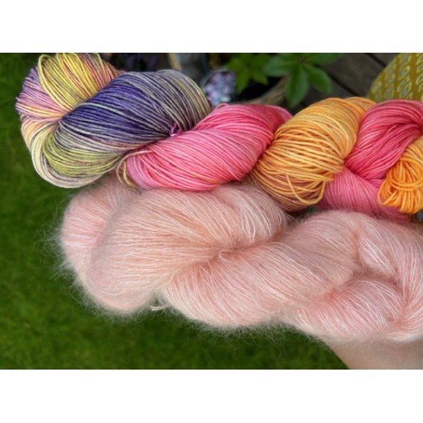 Merino SW 4ply  - Hawaiian Punch