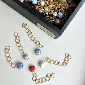 Strikkefisk fra Kazuri Smykker